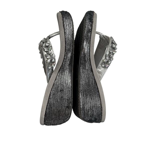 Volatile Wedge Sandals Size 10 Gray Silver Rhinestones, Summer, Spring, Tropical - Picture 4 of 7